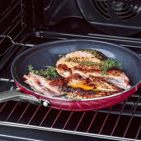 New Red Volcano Textured Ceramic Nonstick, 9.5" Frying Pan Skillet - Picture 3 of 15